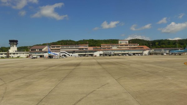 JAL231便：空港ターミナル