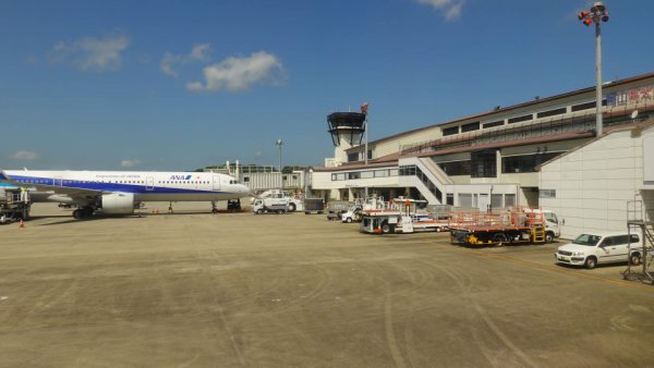 JAL231便：スポットに到着