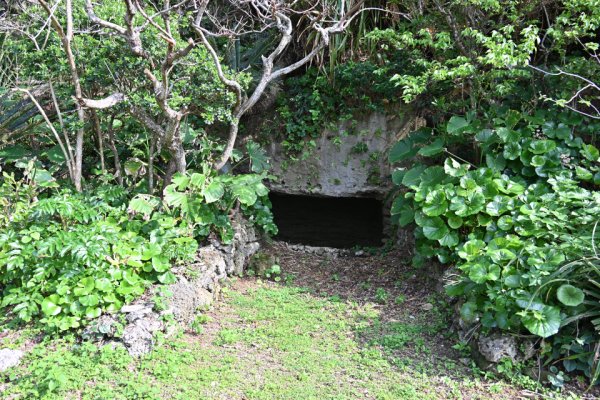畦布北海岸の古墳(2)