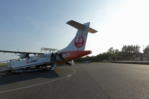 沖永良部空港(6)：搭乗機へ