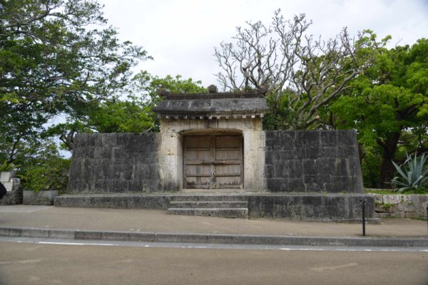 首里城(1)：園比屋武御嶽石門