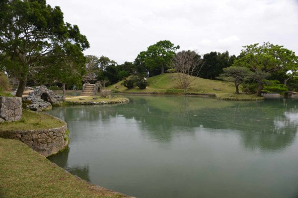 識名園(3)：池と築山