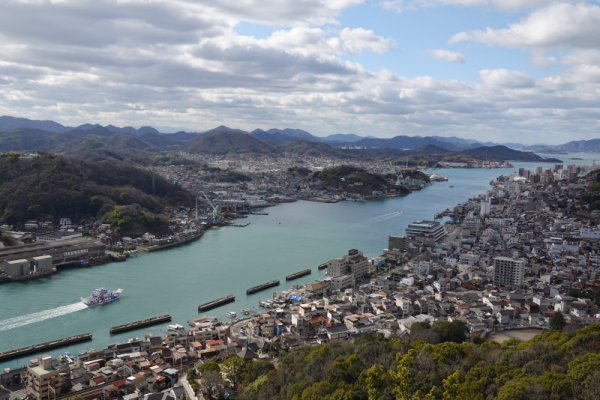 奥之院への山道(8)：不動岩展望台