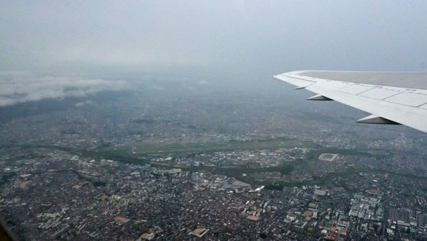 ＪＡＬ130便：伊丹空港