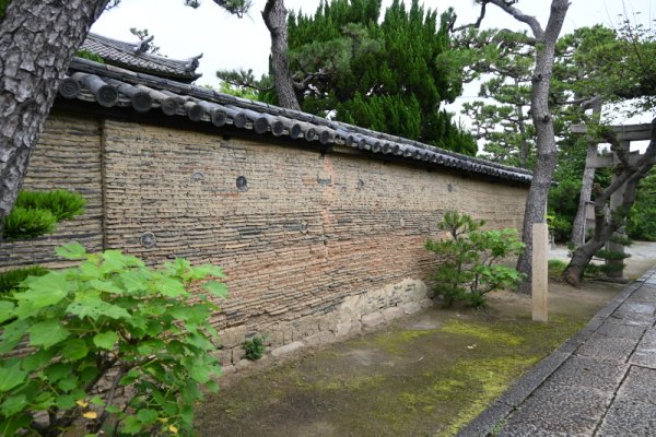 南宗寺：練塀