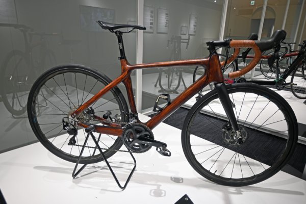 シマノ自転車博物館：特別展の木製自転車