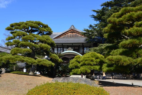 栗林公園(2)：商工奨励館