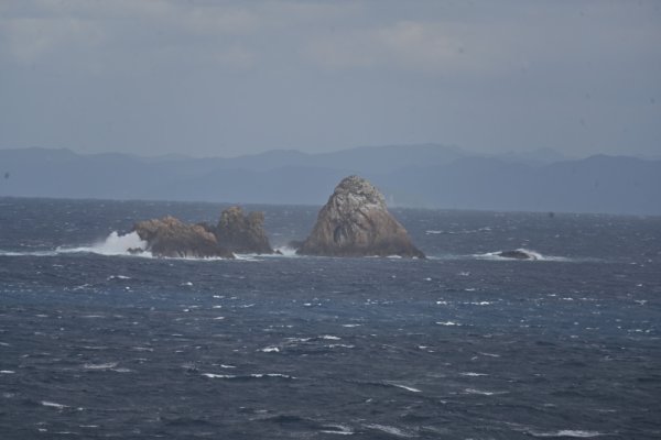 金見崎(2)：トンバラ岩