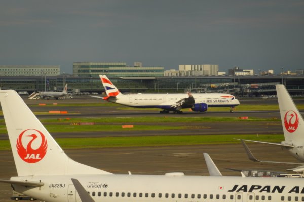 羽田空港：着陸機