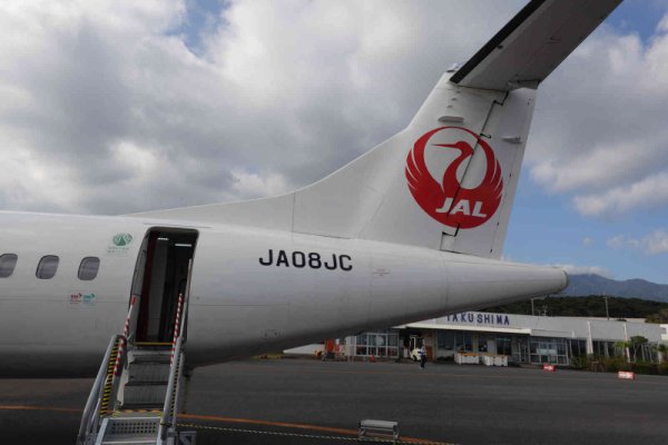JAL3740便
