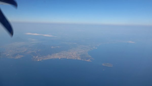 JAL3740便の機内から：鹿児島湾