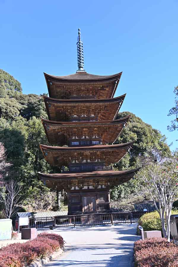 瑠璃光寺：五重の塔